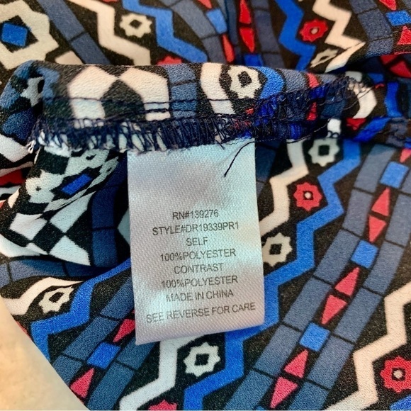 DR2 Tunic Top Large Red Navy Blue White Gray Keyhole Drawstring Tassels Floral - Picture 12 of 16